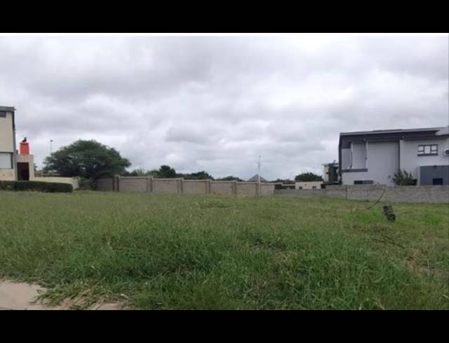 LAND FOR SALE IN WOODHILL ESTATE